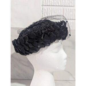 Beresford Women’s Black Vintage Mesh Veil Pillbox with Ribbon Accents Hat